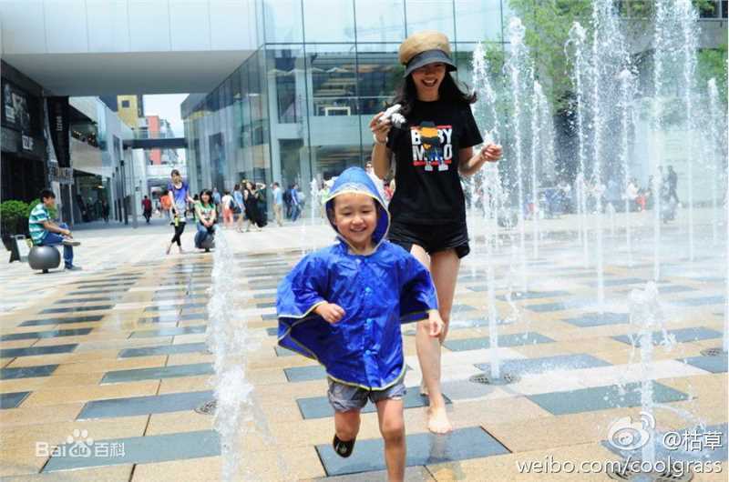 白百何(Bai Baihe)与儿子元宝素颜照相册