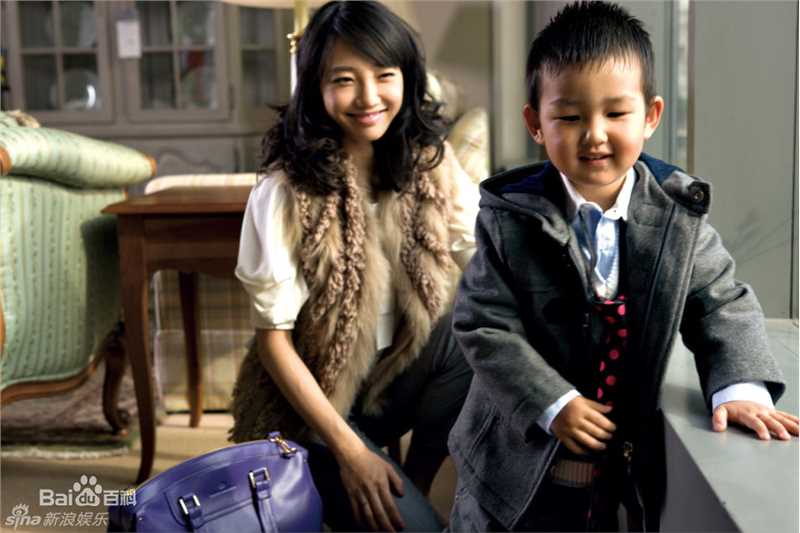 白百何(Bai Baihe)与儿子元宝素颜照相册