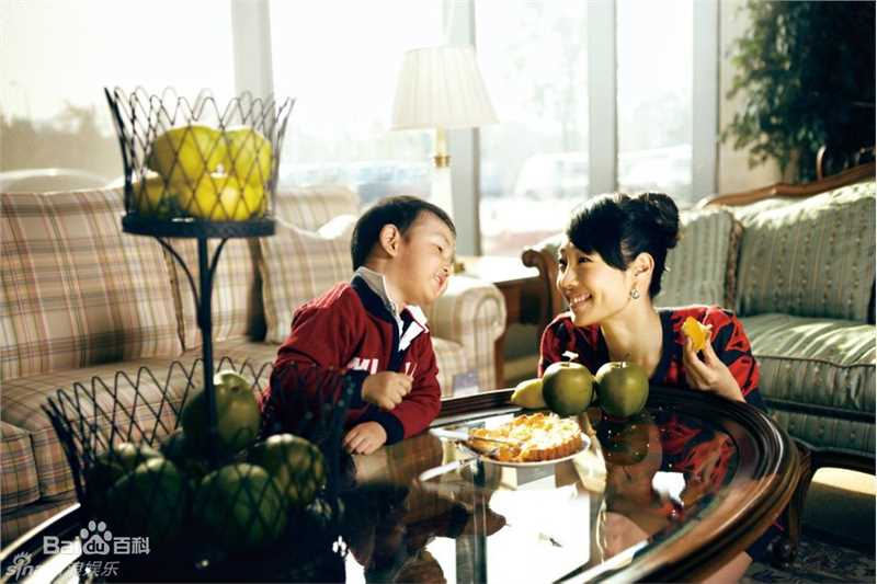 白百何(Bai Baihe)与儿子元宝素颜照相册