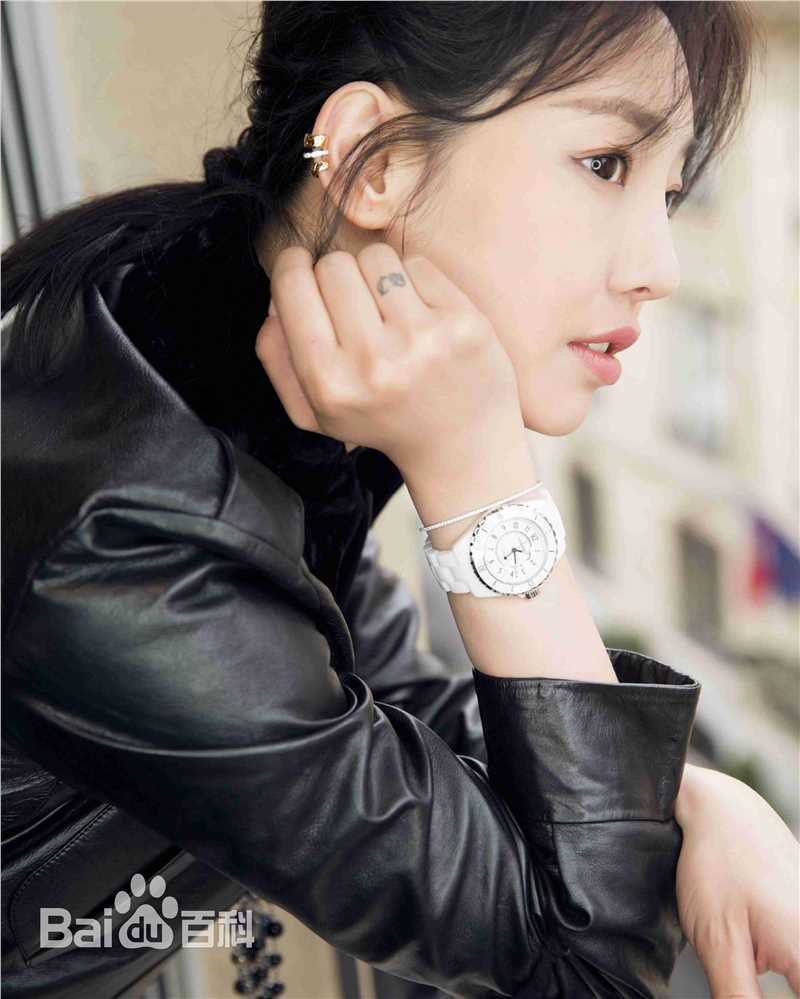 白百何(Bai Baihe)香奈儿中国腕表形象大使前后照片