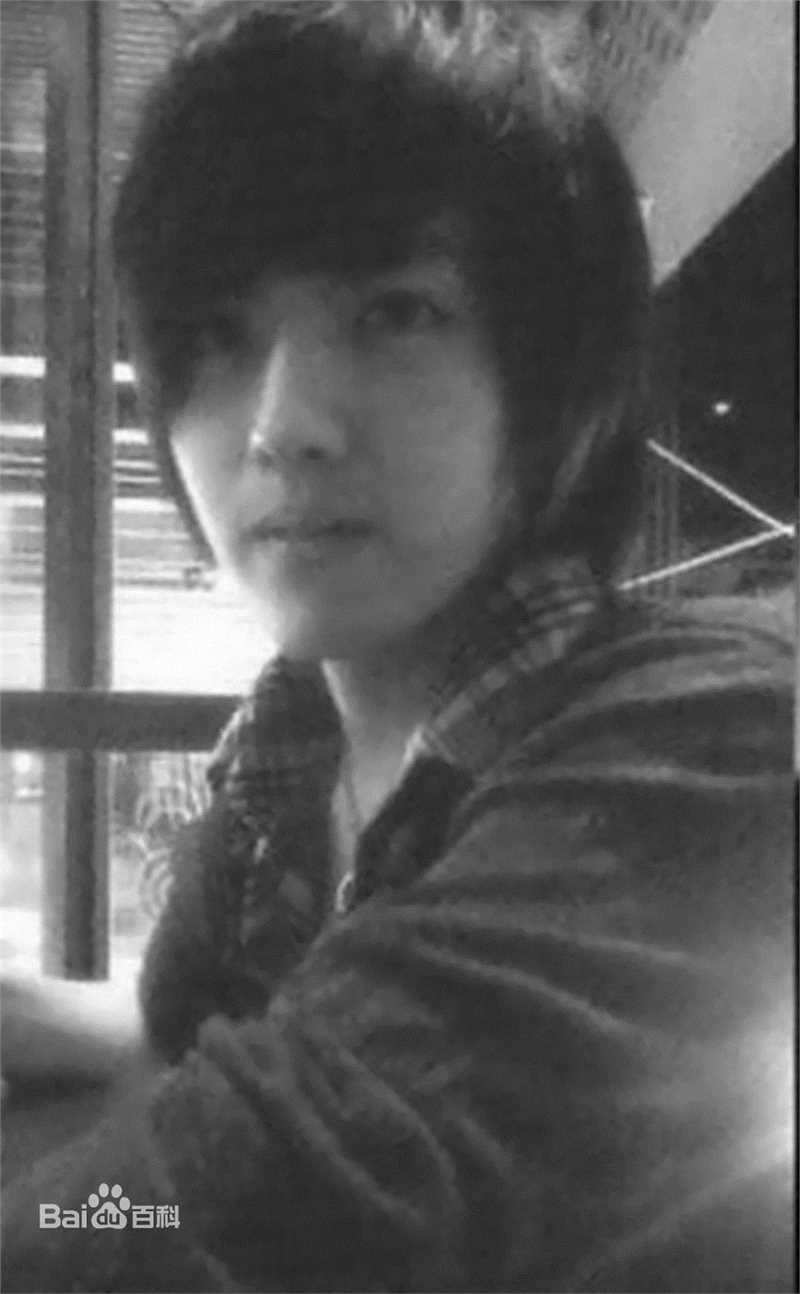 吴亦凡(KRIS) 少年时期前后照片