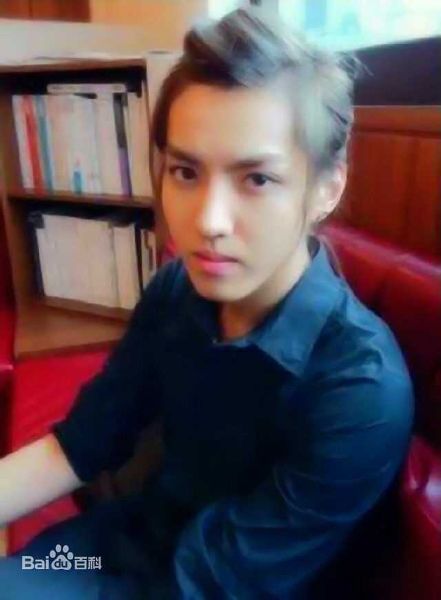 吴亦凡(KRIS) 少年时期前后照片