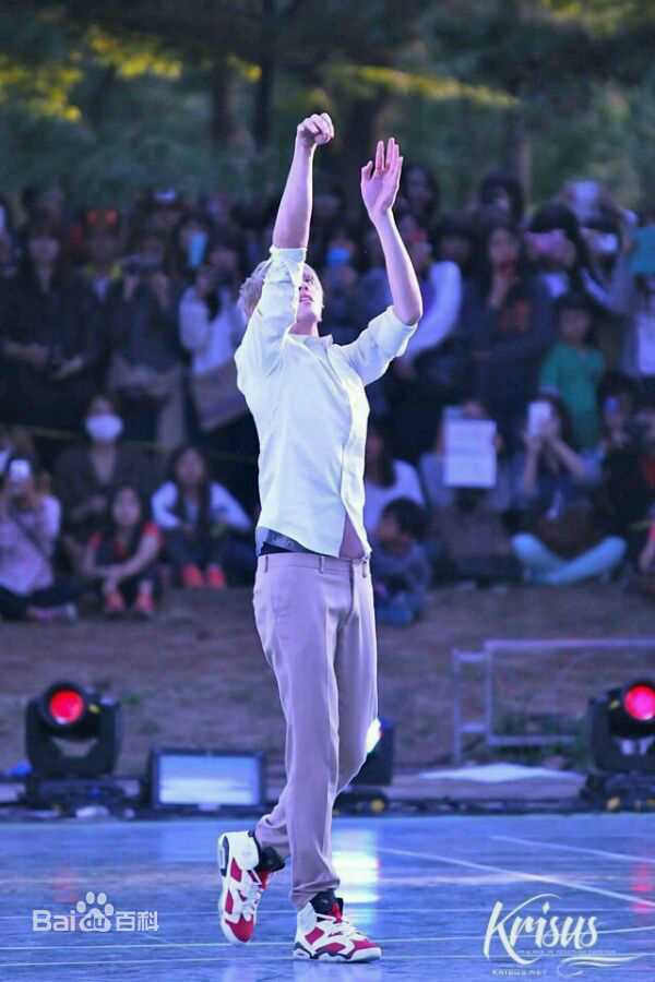 吴亦凡(KRIS) 篮球素颜照相册