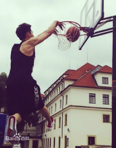 吴亦凡(KRIS) 篮球素颜照相册