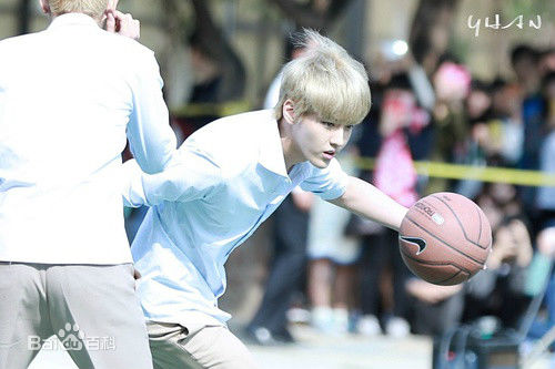 吴亦凡(KRIS) 篮球素颜照相册