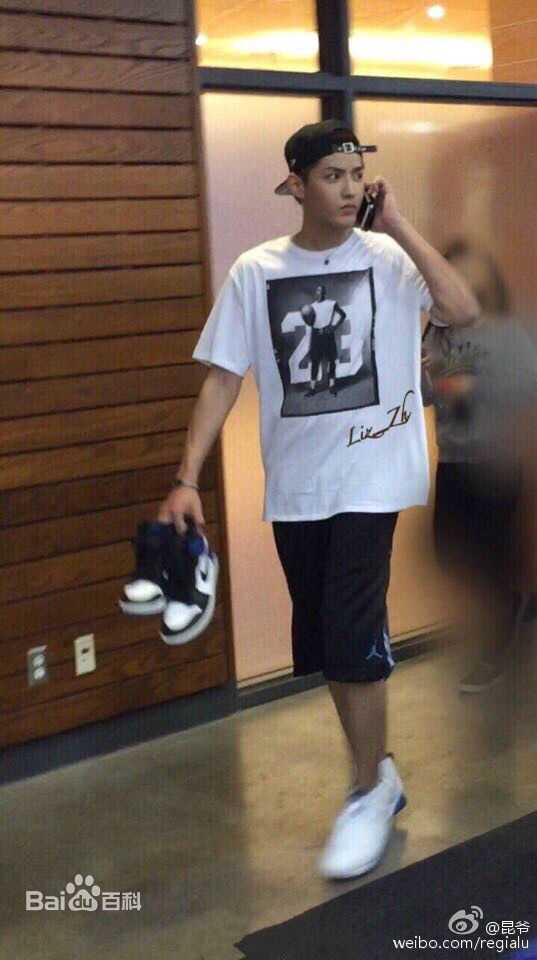 吴亦凡(KRIS) 篮球素颜照相册