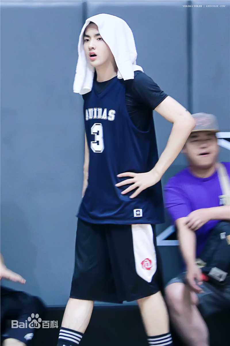 吴亦凡(KRIS) 篮球素颜照相册