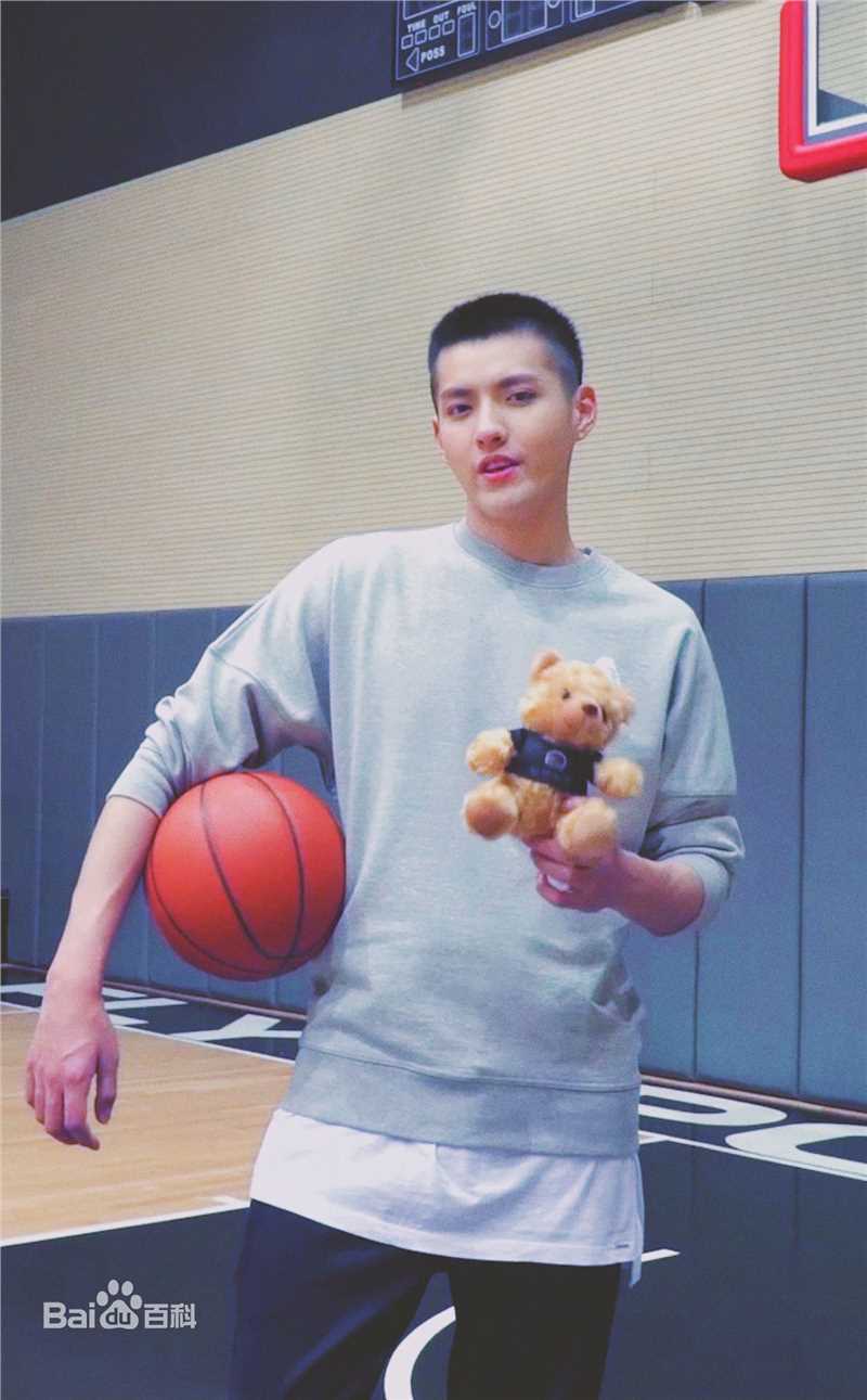 吴亦凡(KRIS) 篮球素颜照相册