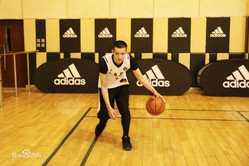 吴亦凡(KRIS) 篮球素颜照相册