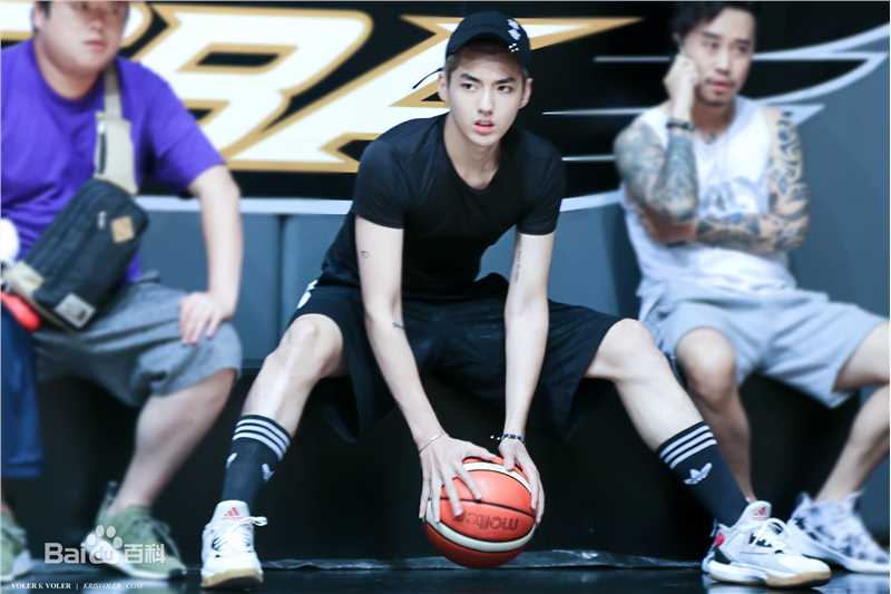 吴亦凡(KRIS) 篮球素颜照相册