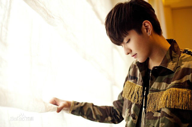 吴亦凡(KRIS)最新 图集