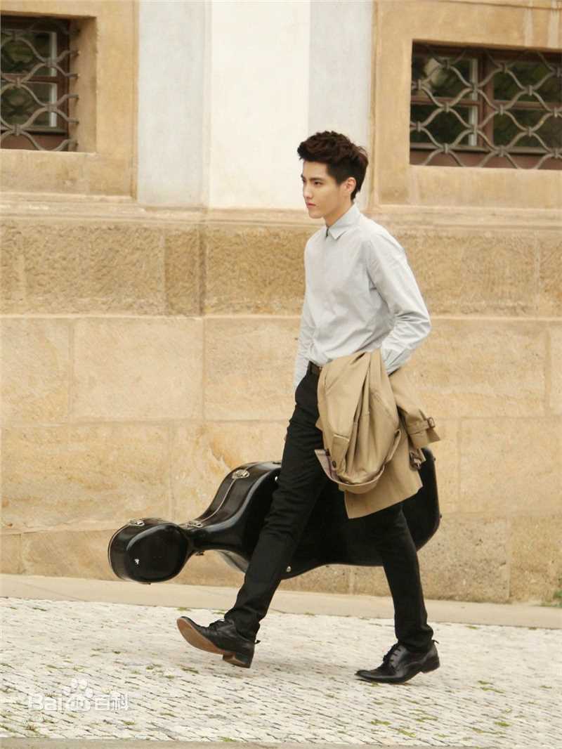 最全吴亦凡(KRIS)在《有一个地方》彭泽阳中的壁纸