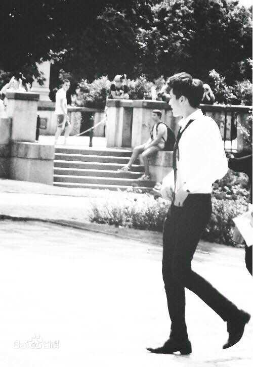 最全吴亦凡(KRIS)在《有一个地方》彭泽阳中的壁纸