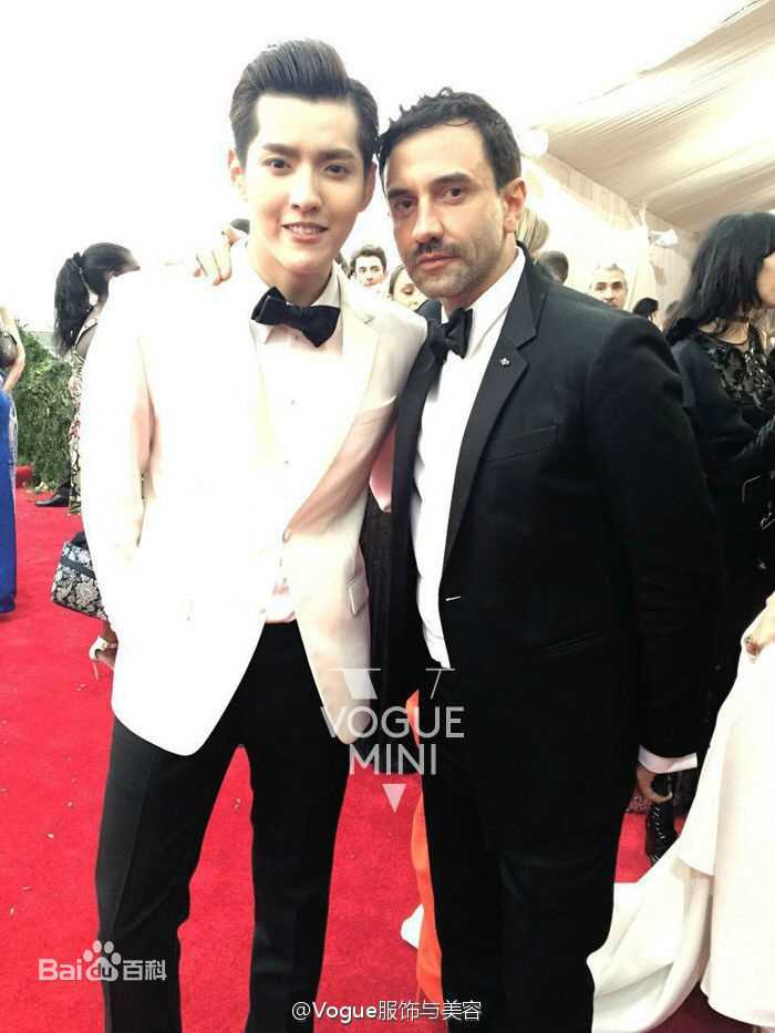 吴亦凡(KRIS)亮相纽约Met Ball性感图片图集