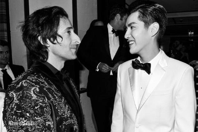 吴亦凡(KRIS)亮相纽约Met Ball性感图片图集