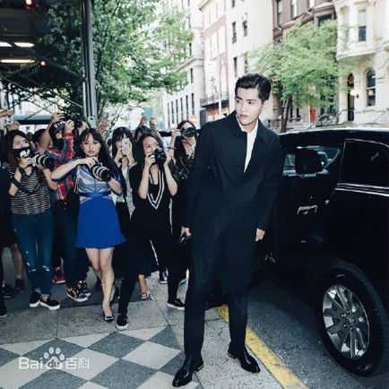 吴亦凡(KRIS)亮相纽约Met Ball性感图片图集