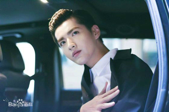 吴亦凡(KRIS)亮相纽约Met Ball性感图片图集