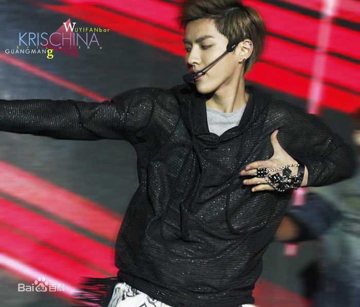 吴亦凡(KRIS)早年青涩暖男霸气队长帅气门面图册