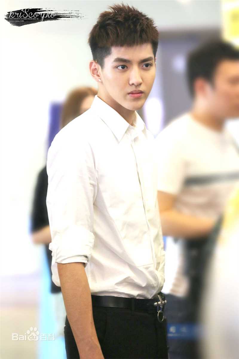 吴亦凡(KRIS)白衬衫壁纸壁纸