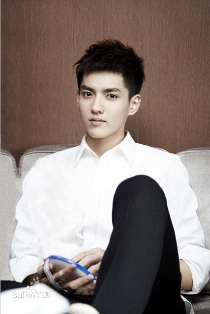 吴亦凡(KRIS)白衬衫壁纸壁纸