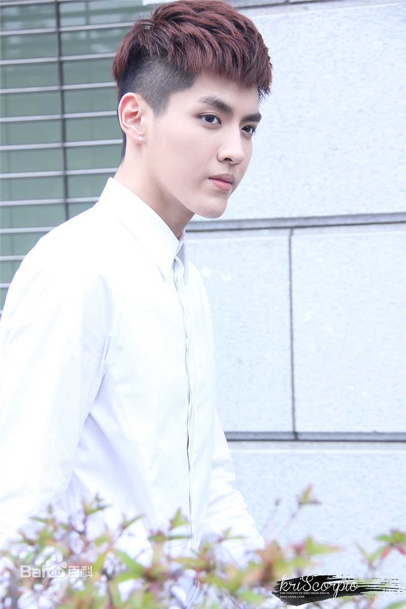 吴亦凡(KRIS)白衬衫壁纸壁纸