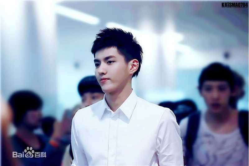 吴亦凡(KRIS)白衬衫壁纸壁纸