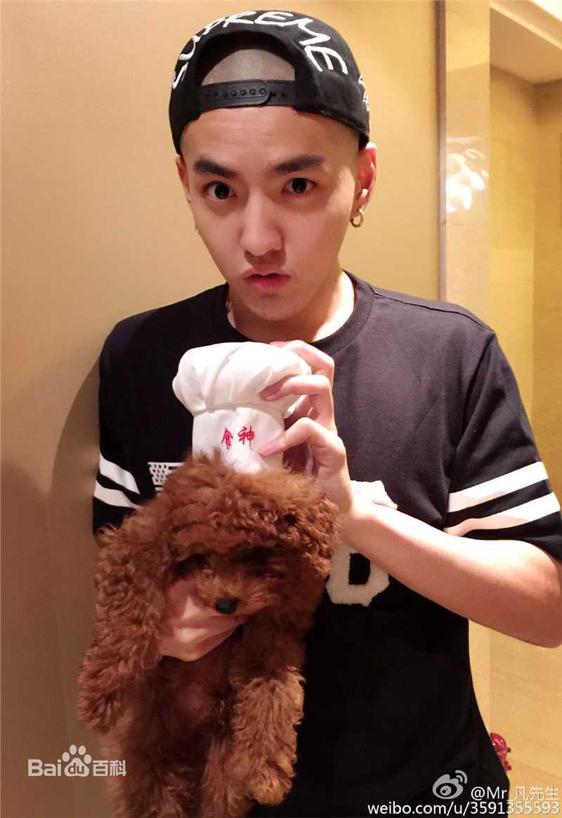 吴亦凡(KRIS)生活照前后照片
