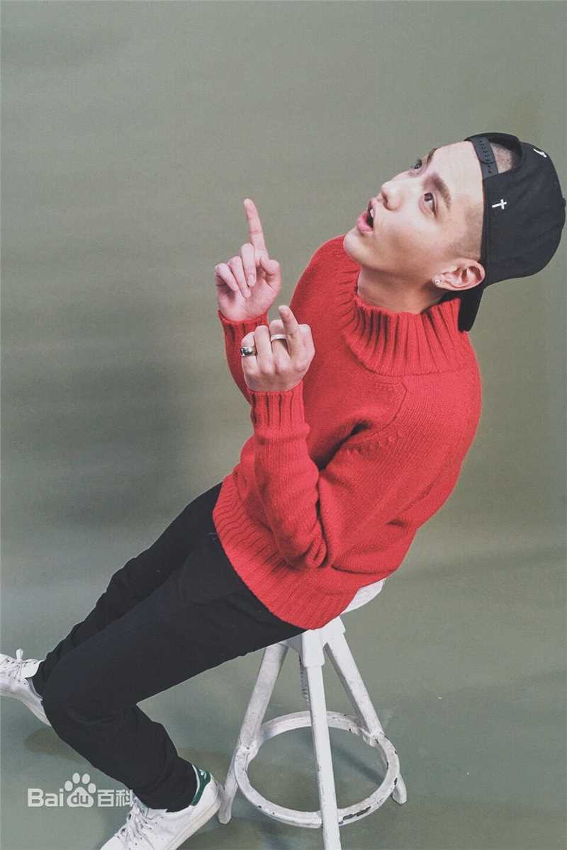 吴亦凡(KRIS)生活照前后照片