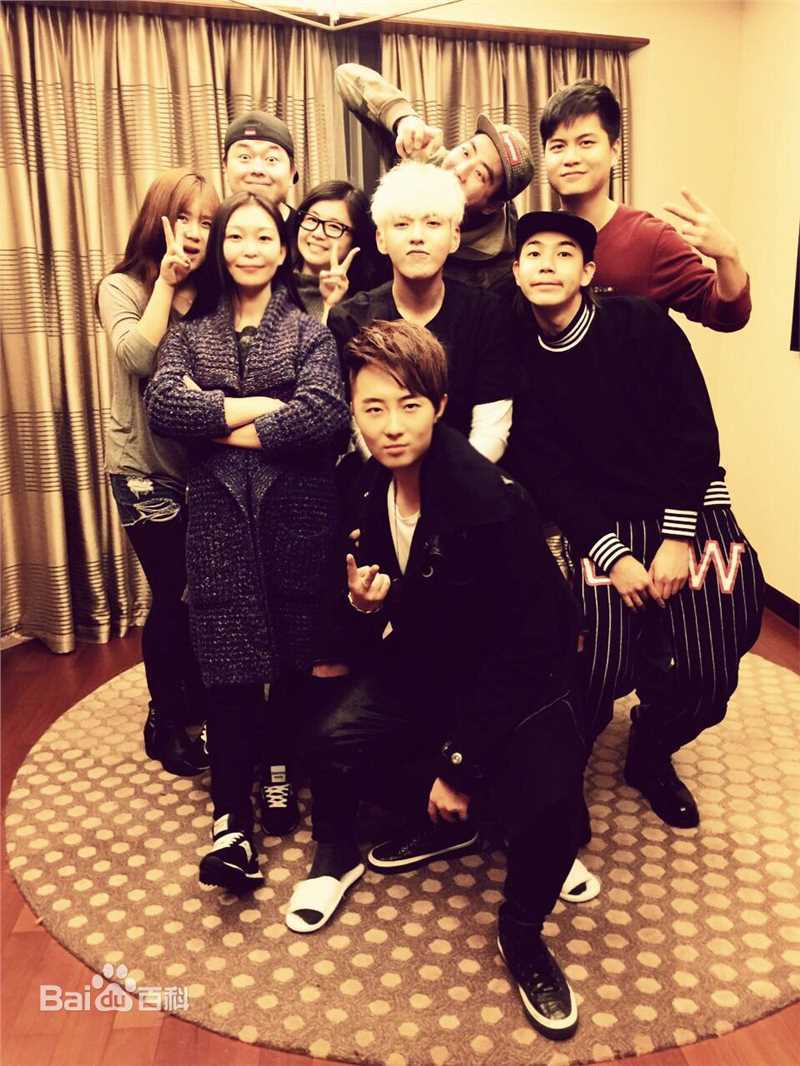 吴亦凡(KRIS)生活照前后照片