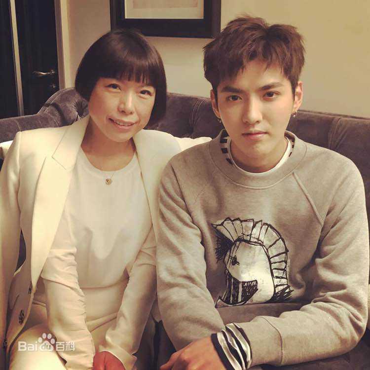 吴亦凡(KRIS)生活照前后照片