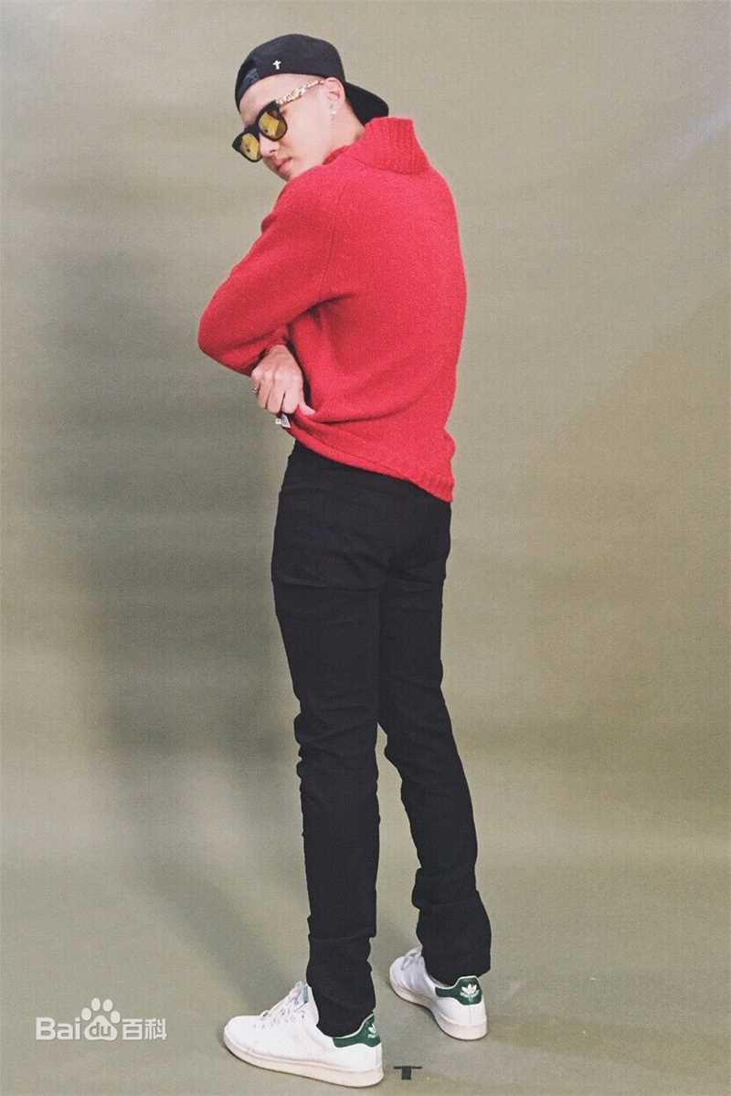 吴亦凡(KRIS)生活照前后照片