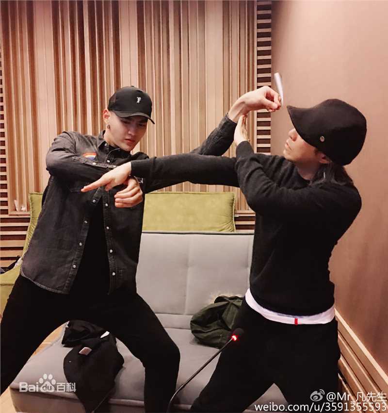 吴亦凡(KRIS)生活照前后照片