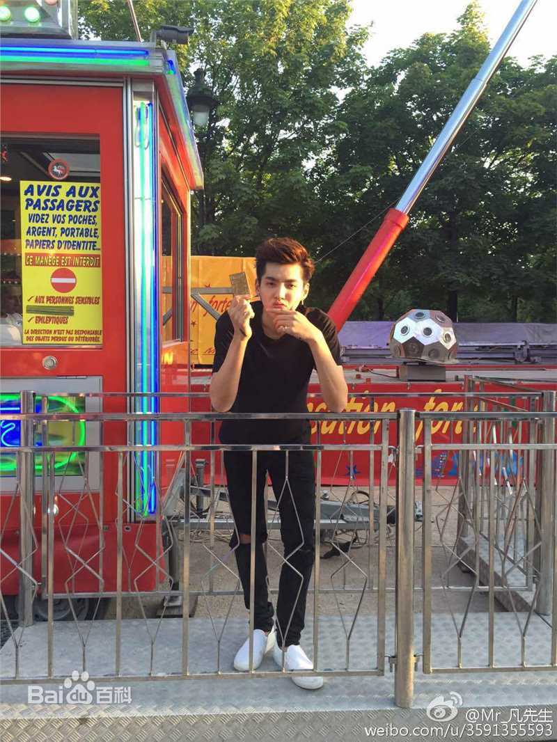 吴亦凡(KRIS)生活照前后照片