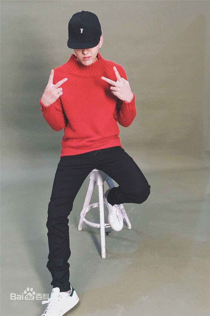 吴亦凡(KRIS)生活照前后照片