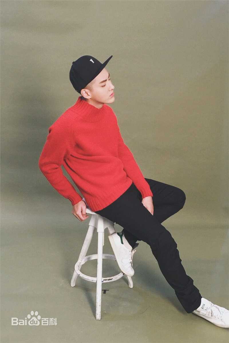 吴亦凡(KRIS)生活照前后照片