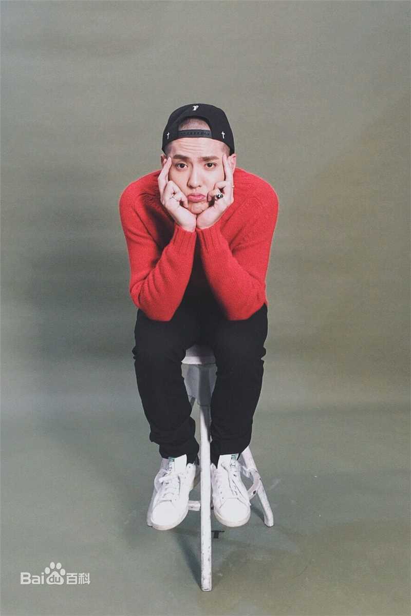 吴亦凡(KRIS)生活照前后照片