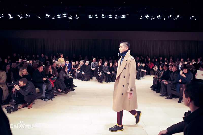 吴亦凡(KRIS)伦敦时装周领衔走秀图片图册
