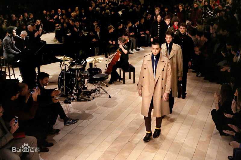 吴亦凡(KRIS)伦敦时装周领衔走秀图片图册