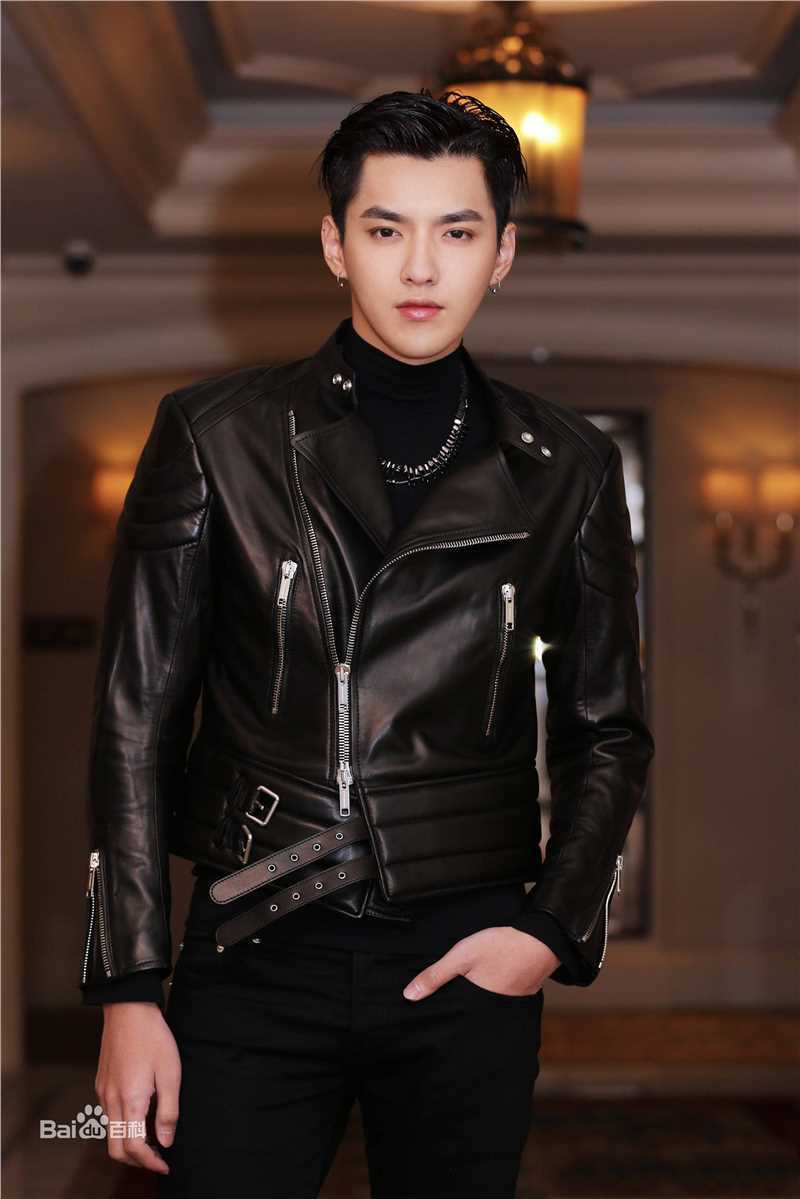 吴亦凡(KRIS)出席活动壁纸壁纸