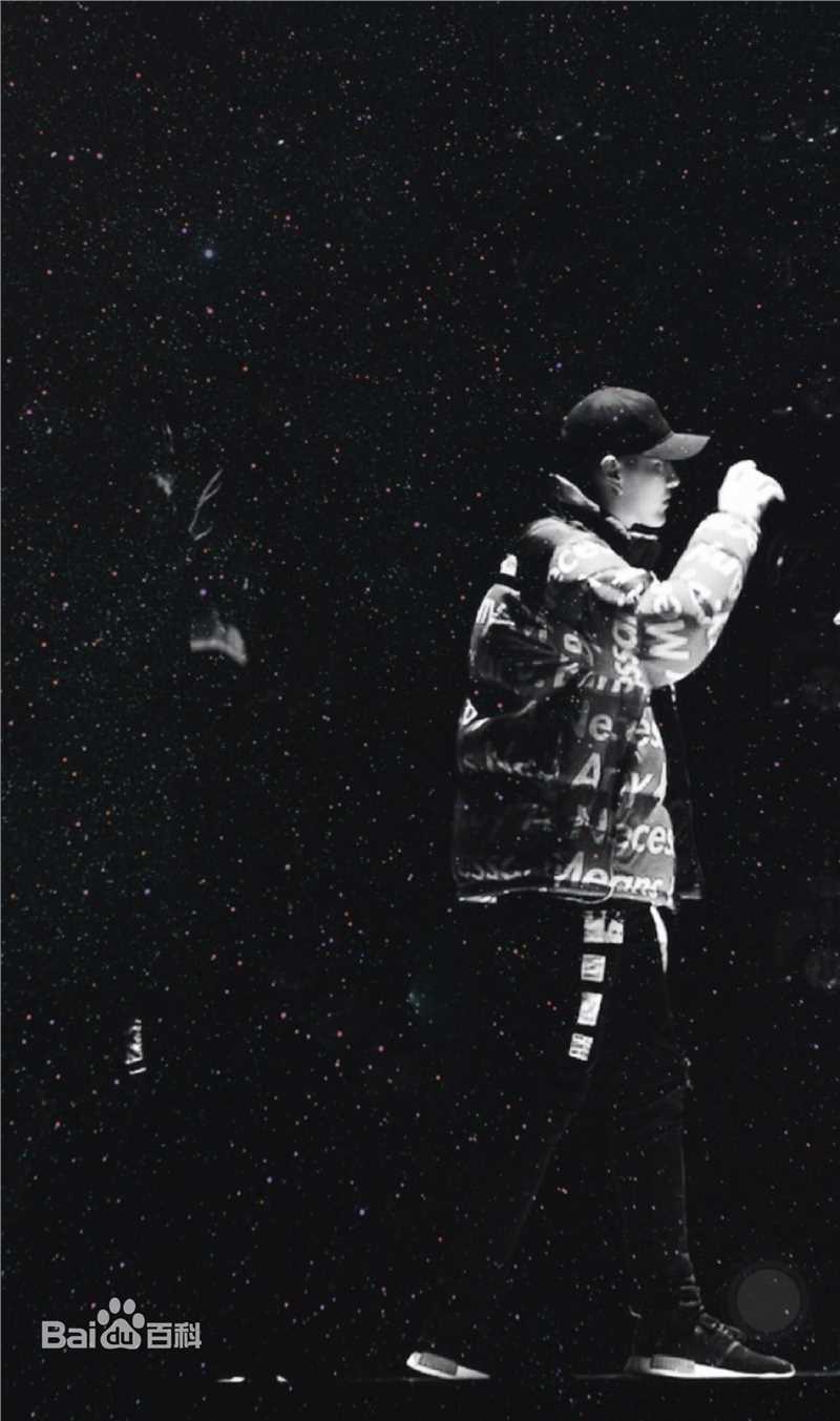 吴亦凡(KRIS)出席活动壁纸壁纸