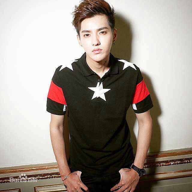 吴亦凡(KRIS)出席活动壁纸壁纸