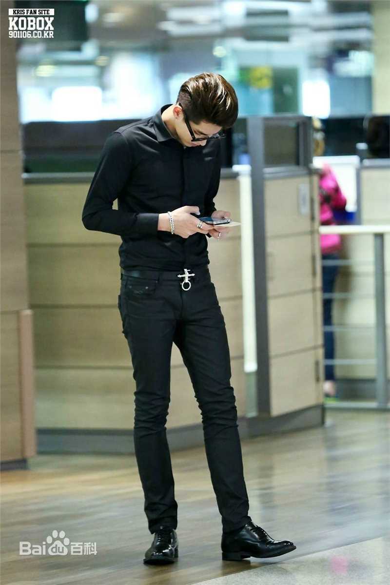 吴亦凡(KRIS)机场Fashion生活照相册