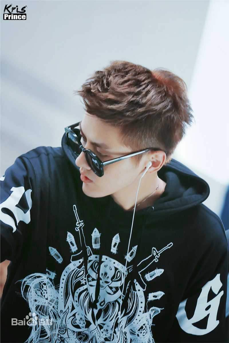 吴亦凡(KRIS)机场Fashion生活照相册