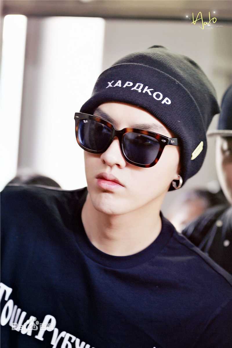 吴亦凡(KRIS)机场Fashion生活照相册