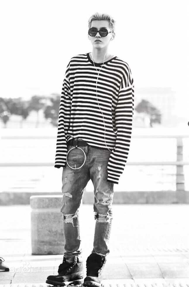 吴亦凡(KRIS)机场Fashion生活照相册