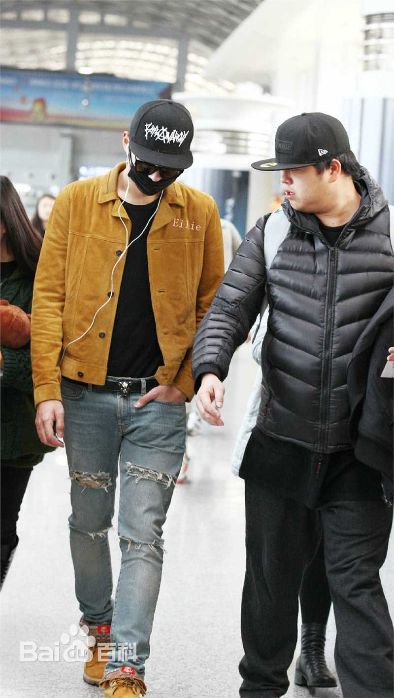 吴亦凡(KRIS)机场Fashion生活照相册