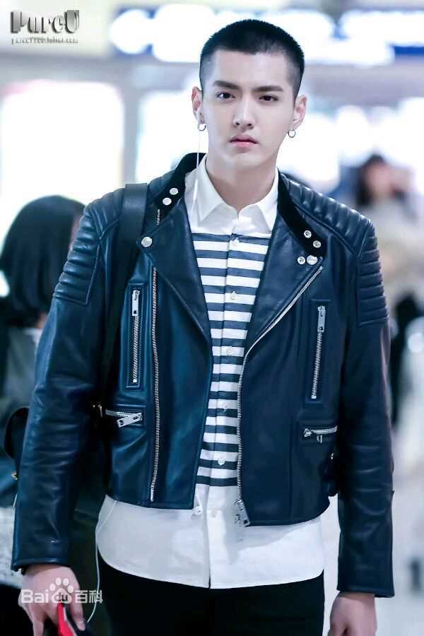 吴亦凡(KRIS)机场Fashion生活照相册