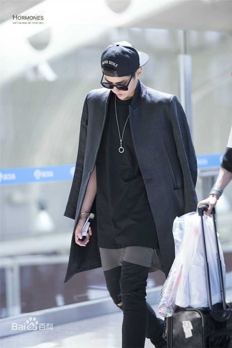 吴亦凡(KRIS)机场Fashion生活照相册