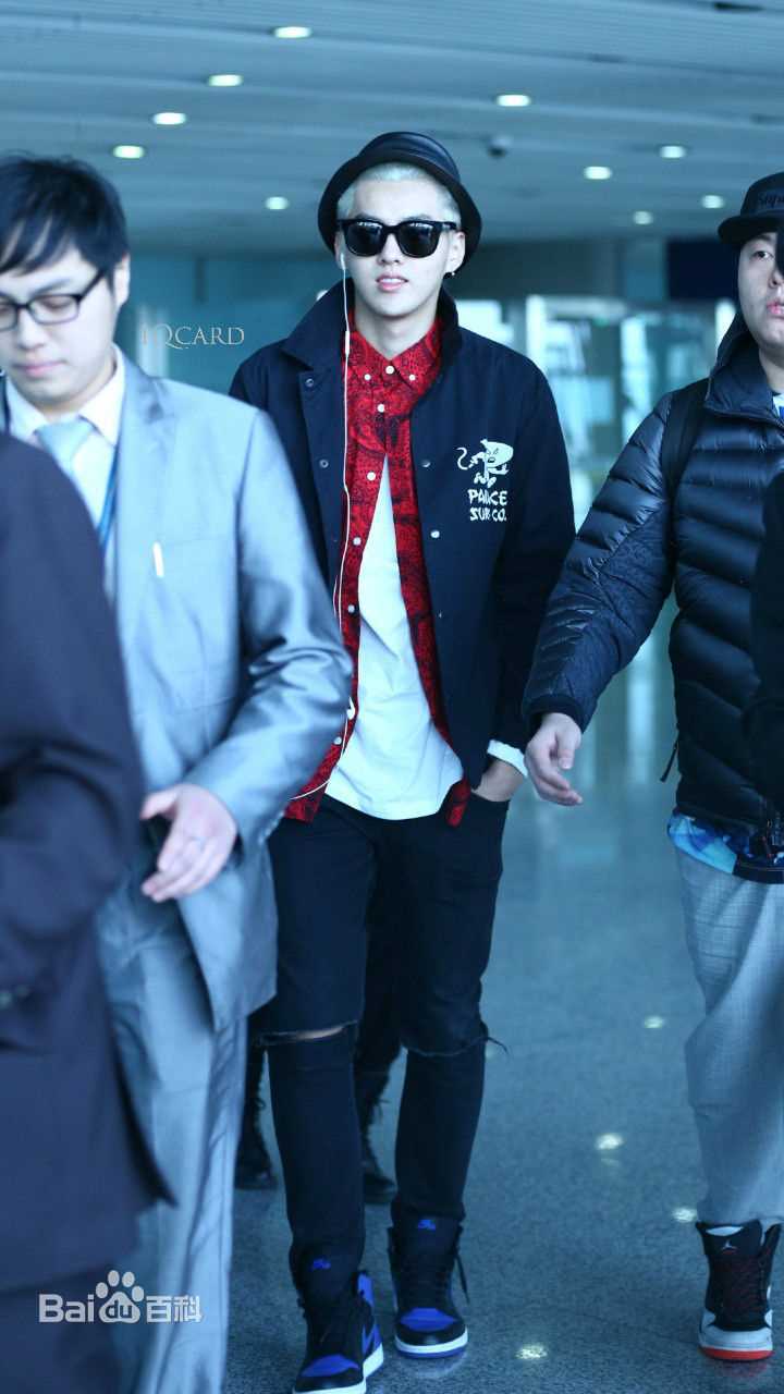 吴亦凡(KRIS)机场Fashion生活照相册