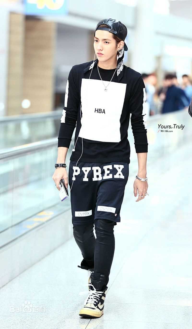 吴亦凡(KRIS)机场Fashion生活照相册